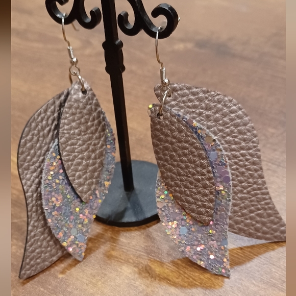 Handcrafted statement hobo layered leather earrings - Picture 2 of 2